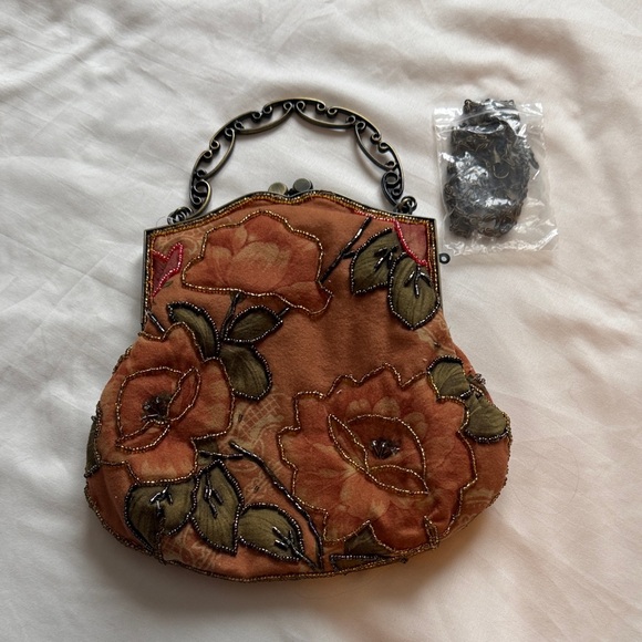 Vintage beaded Floral Handbag - Picture 2 of 6